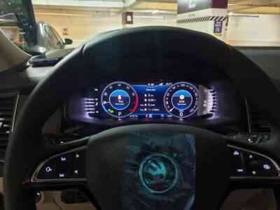 התקנה של קוקפיט וירטואלי (התקנת AID Skoda)