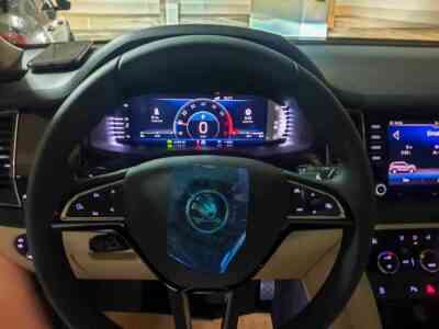 התקנה של קוקפיט וירטואלי (התקנת AID Skoda)