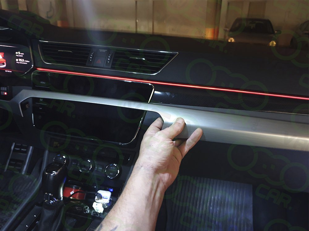 Decorative panels with ambient lighting for Škoda superb